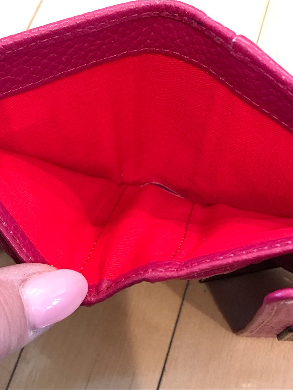 Preowned Like New Dooney & Bourke trifold card/cash wallet - hot pink - Picture 6 of 7